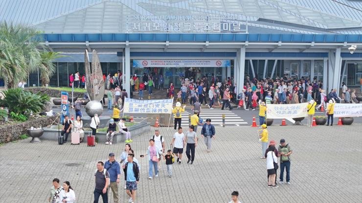 Korea strengthens regulations on large Chinese tour groups