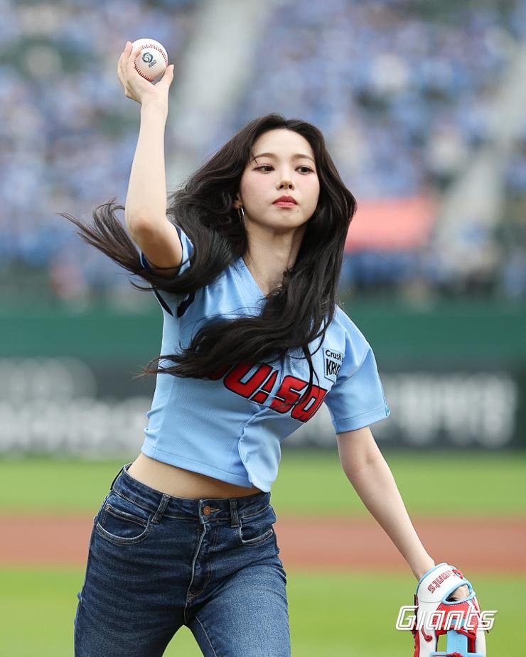 Surge in young female fans drives KBO League toward record-breaking attendances