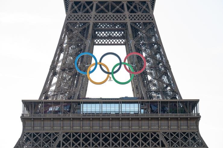 Paris police seal off Seine River ahead of Olympics opening ceremony