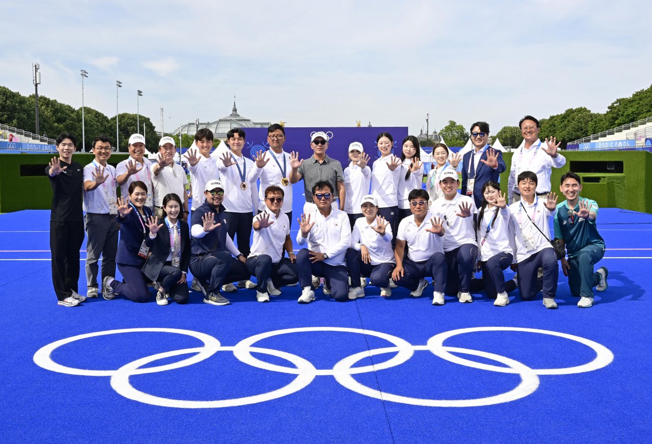 Hyundai Motor chief touts Korean archers’ Olympic wins