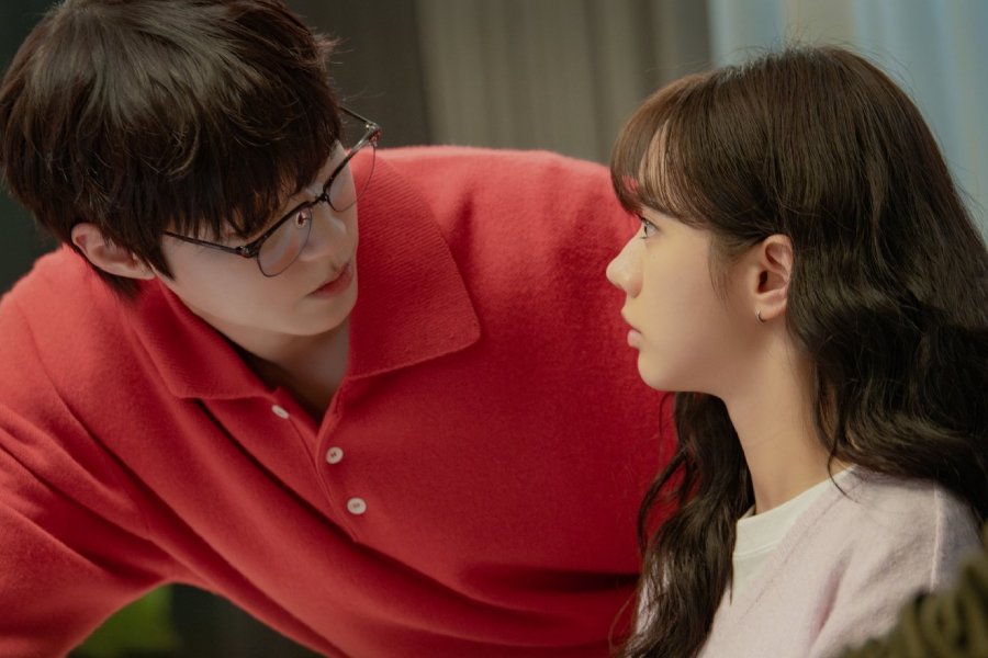 Hwang In Youp And Hyeri Get Distractingly Close While Working Together In “Dream To You”