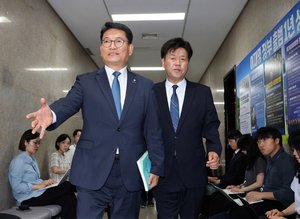 Infighting flares up over 'double standards' in DP's leadership race