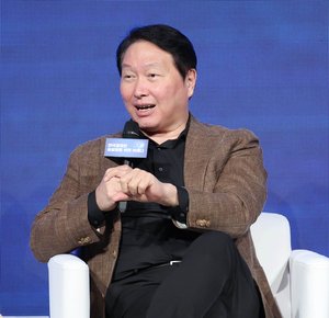 SK Group chief tells SK hynix investors: 'Just hold onto your shares'