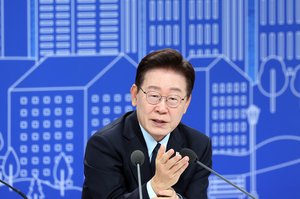 Lee says property holding tax should be tripled, but would face riot-like backlash