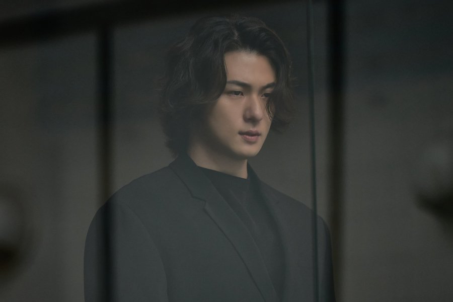 Shin Seung Ho Is A Mysterious Figure With Power To Control Anyone Except Koo Kyo Hwan In “Reawaken Man: The Red”