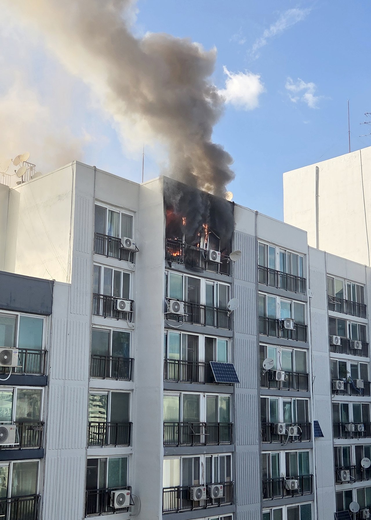 Mother and son die in western Seoul apartment fire