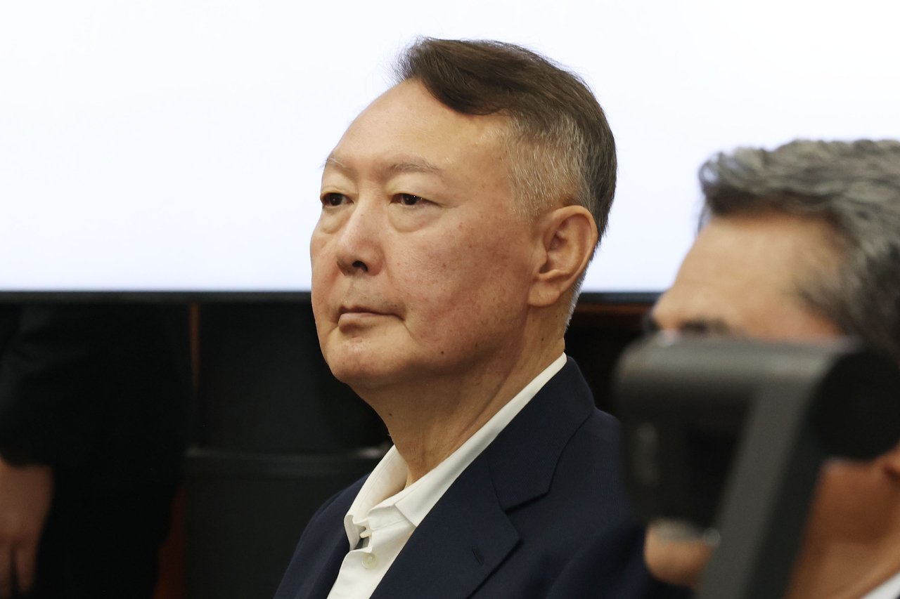 Special counsel indicts ex-President Yoon over messages justifying martial law