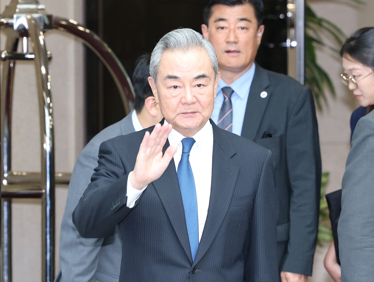 Chinese FM Wang Yi visits Seoul as Korea seeks momentum for multiparty Korean War end talks