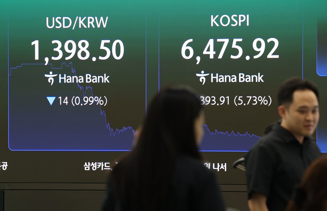 Seoul shares sink nearly 6% on tech rout, rising yields