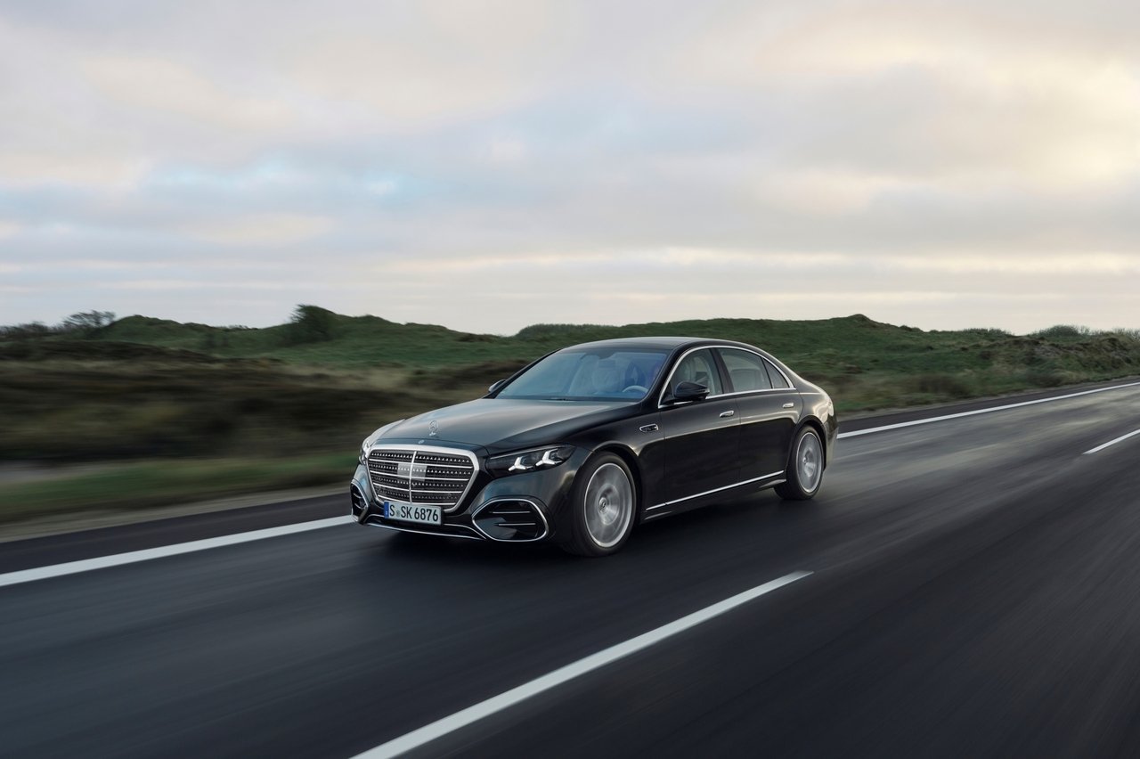Mercedes-Benz S-Class returns to Korea with revamped luxury, tech upgrades