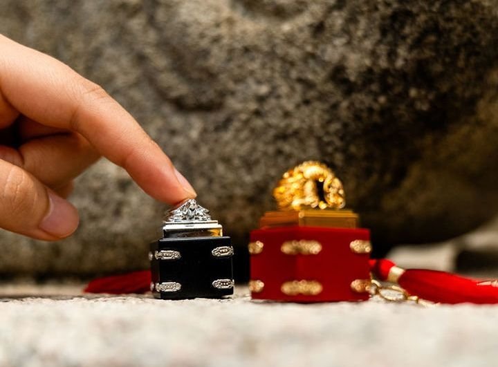 National Museum's royal seal keycaps sell out in an hour