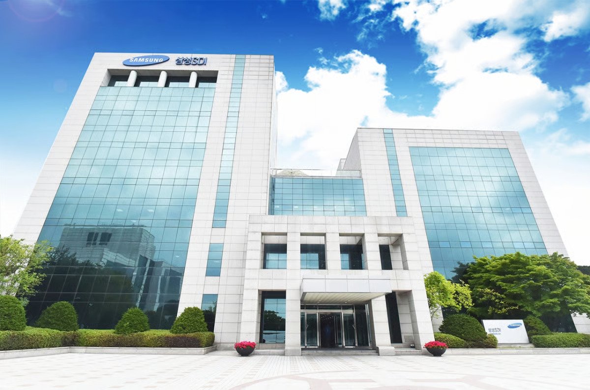 Samsung SDI to sell W4.45tr Samsung Display stake to fund future growth