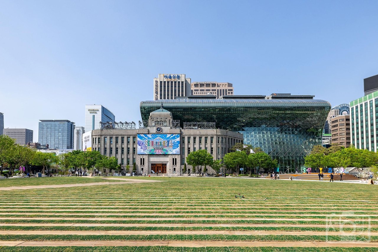 Too young for a pension, too old for youth aid: Seoul eyes midlife savings plan