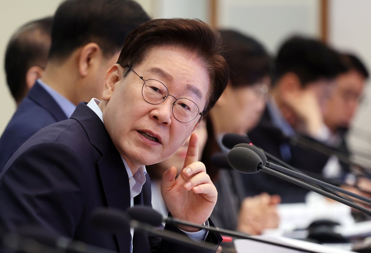 NPS chief opposes foreigner-only curbs on pension back payments