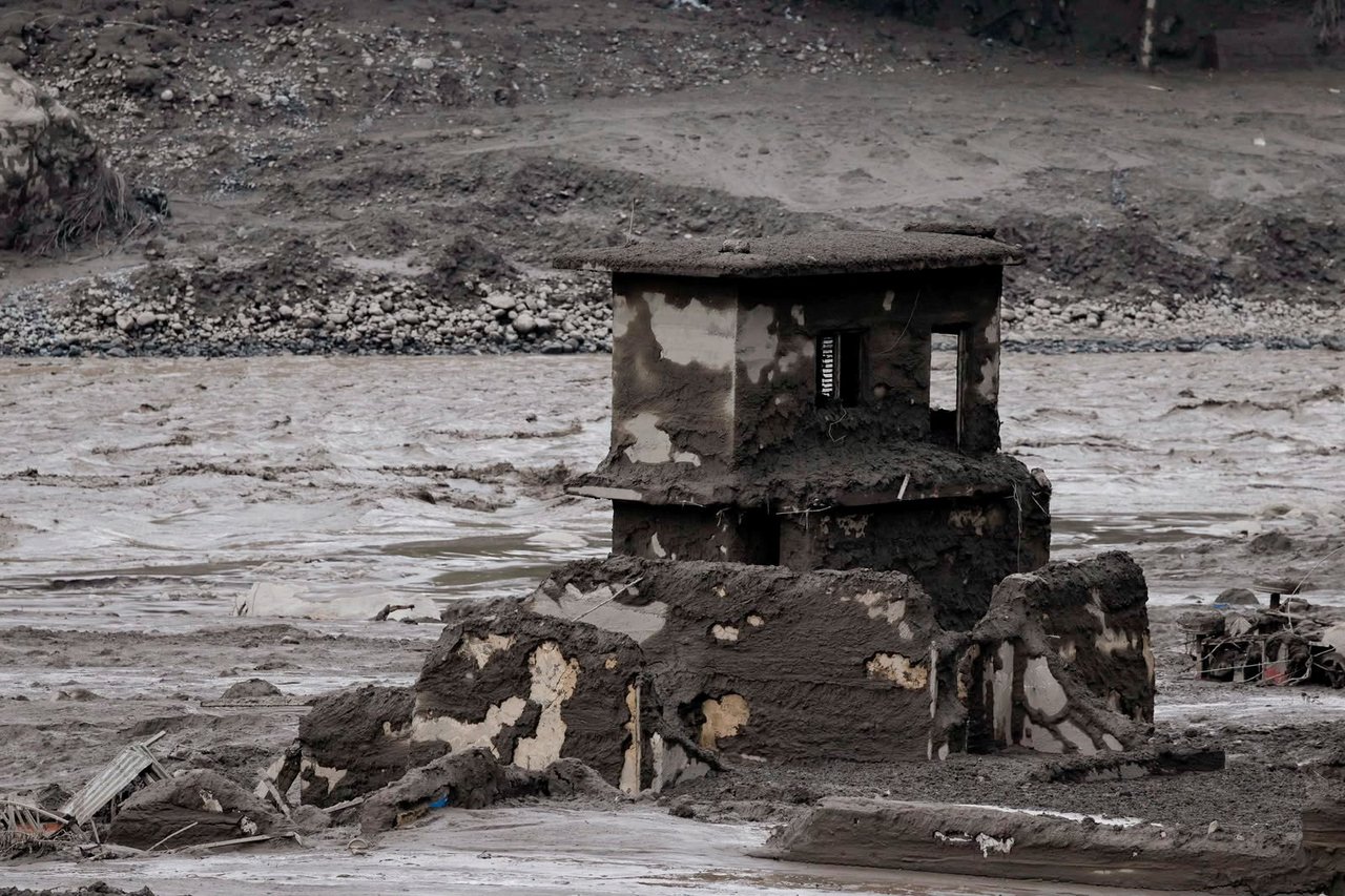 Devastating flash flood on Nepal-Tibet border kills nine, hundreds of tourists missing