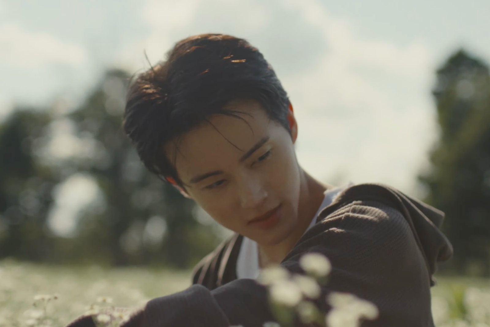 Watch: Mark Lee Unveils Picturesque MV Teaser For New Solo Track “My Friend”