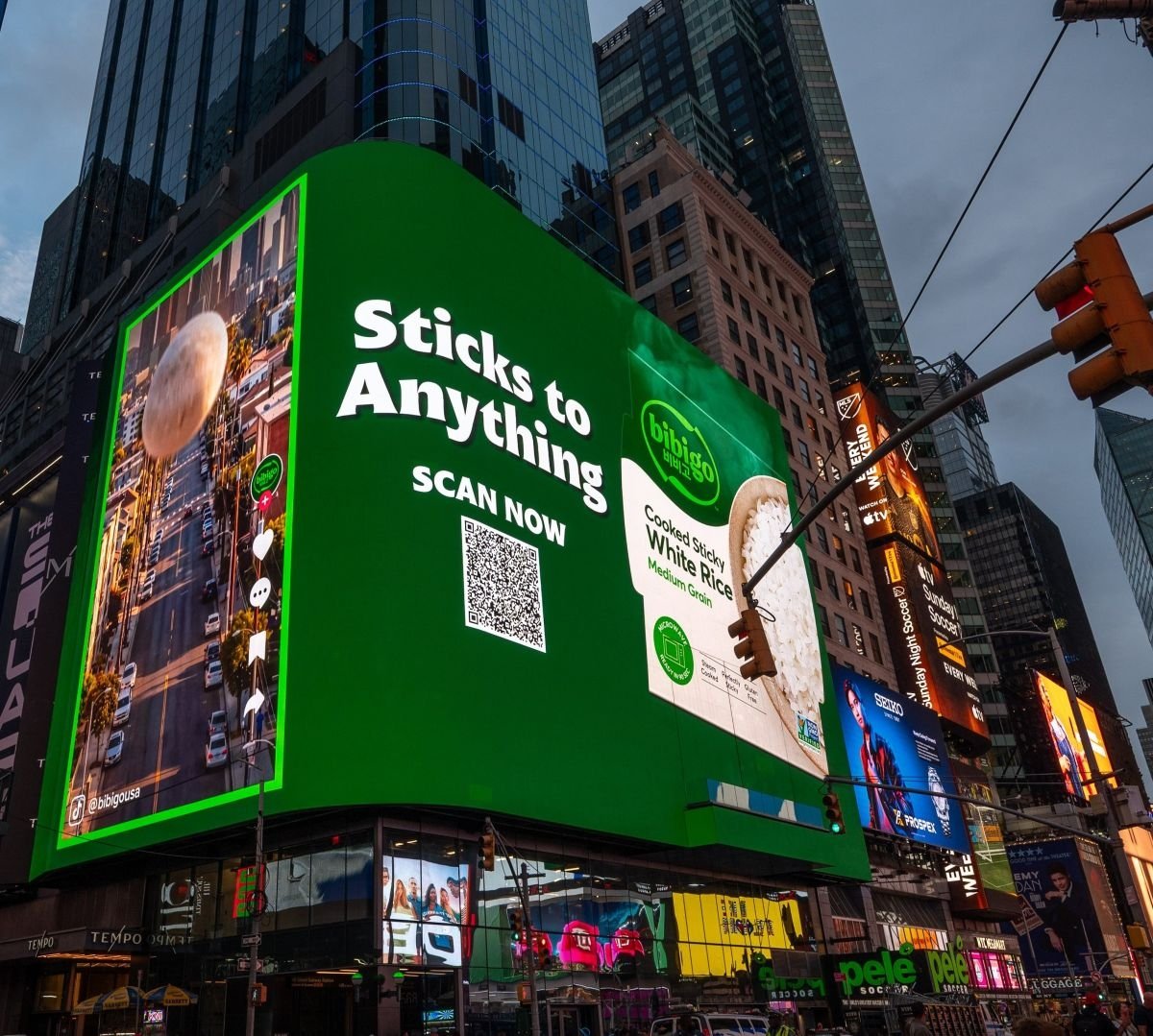 CJ takes bibigo rice campaign to Times Square
