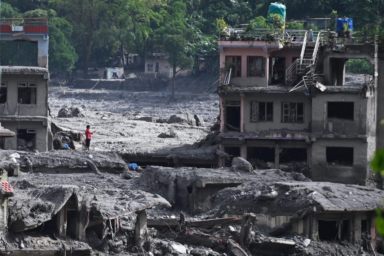 Doosan, KOEN widen drone, helicopter search for 9 missing workers in Nepal