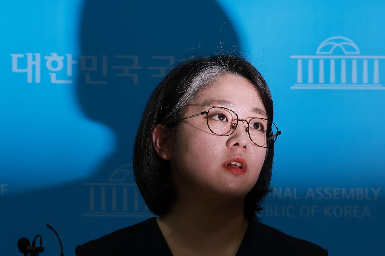 Gender minister nominee rejects calls to give up parliamentary seat, hits back at ruling and opposition parties