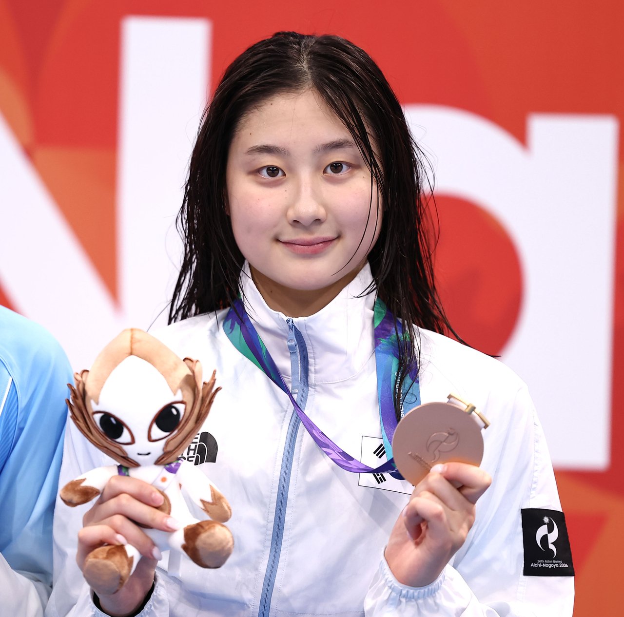 (LEAD) (Asiad) Teen swimmer Kim Seung-won wins bronze in women's 50m backstroke