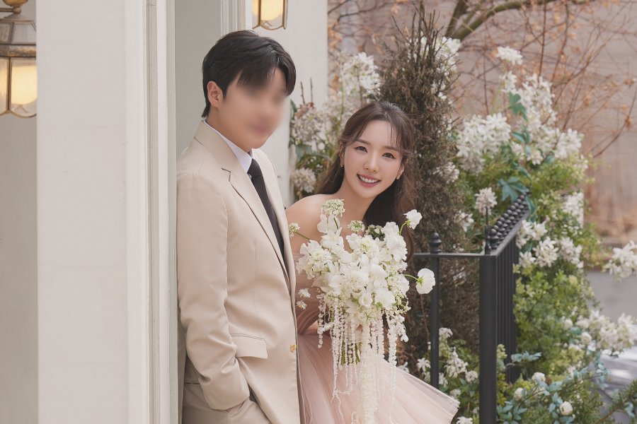 STELLAR’s Minhee Announces Wedding Date With Beautiful Photos