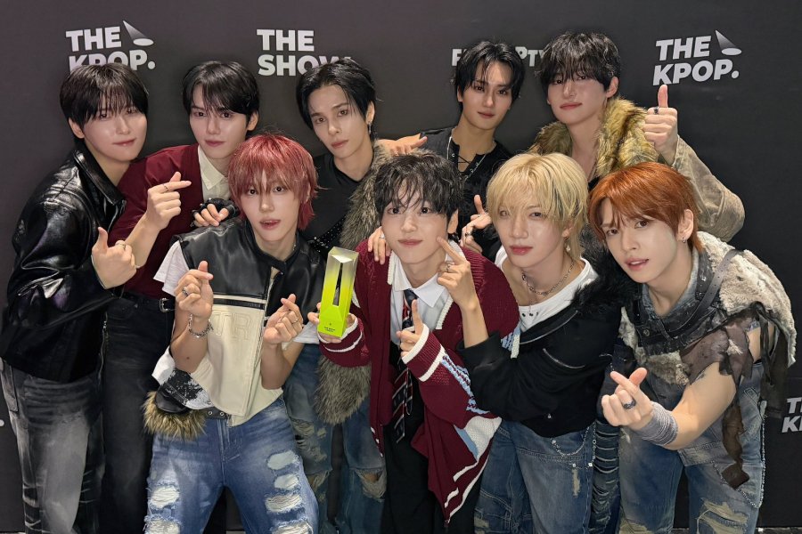Watch: CRAVITY Takes 1st Win For “LOUDER” On “The Show”