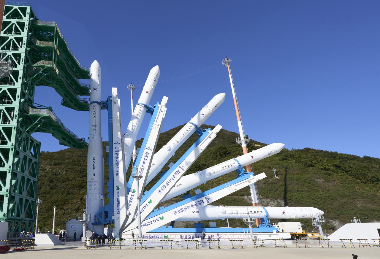 Nuri rocket erected on launchpad on eve of fifth launch