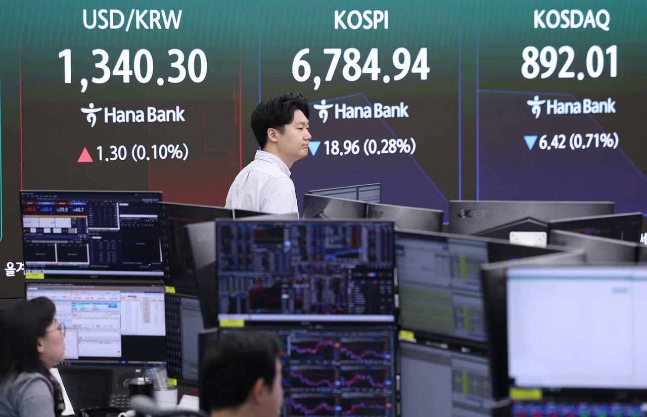 Seoul shares down for 3rd day amid inflation worries