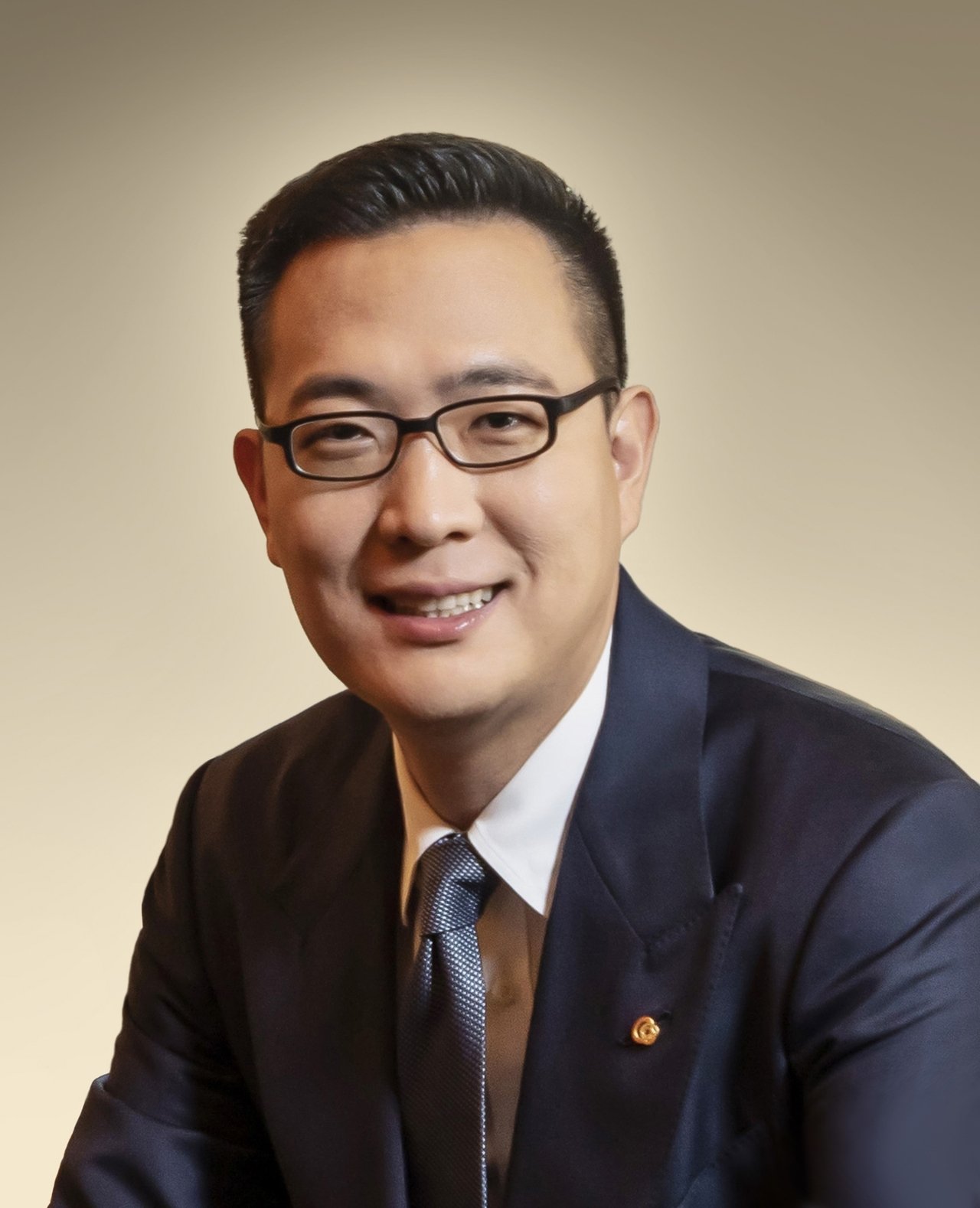 Kim Dong-seon bets W128.5b on Hanwha M&S