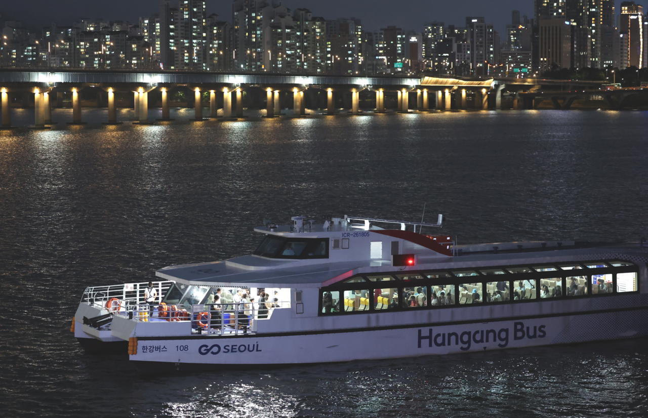 Hangang Bus, housing crisis take center stage in Seoul city audit